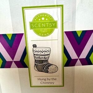 Scentsy Hung By The Chimney warmer